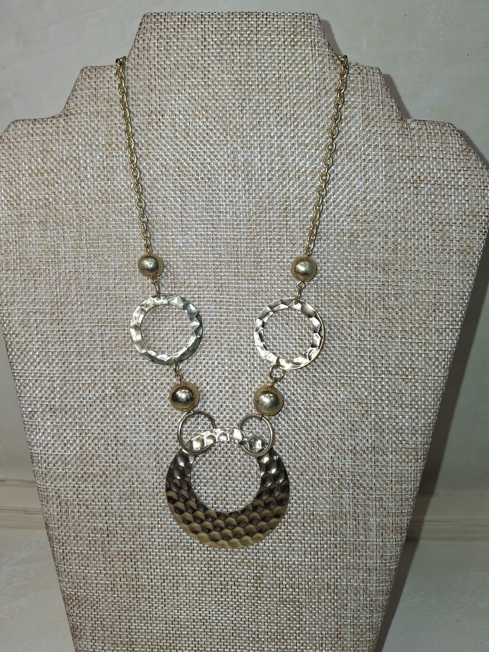 Vintage Avon Gold-Tone Hammered Finish Circle Pendant Necklace